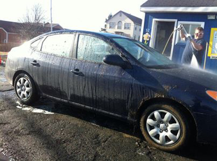 PR-Nic Washing a Car