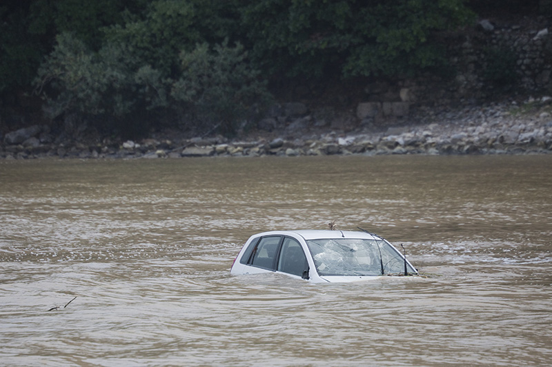 car, river, flood