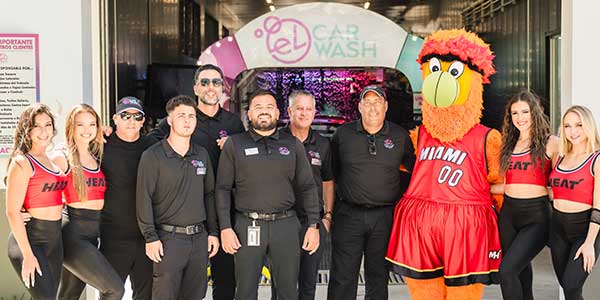 El Car Wash Guests participated in the ALS Ice Bucket Challenge , took photos and videos with Miami HEAT dancers and Burnie, enjoyed free goodies and more.
